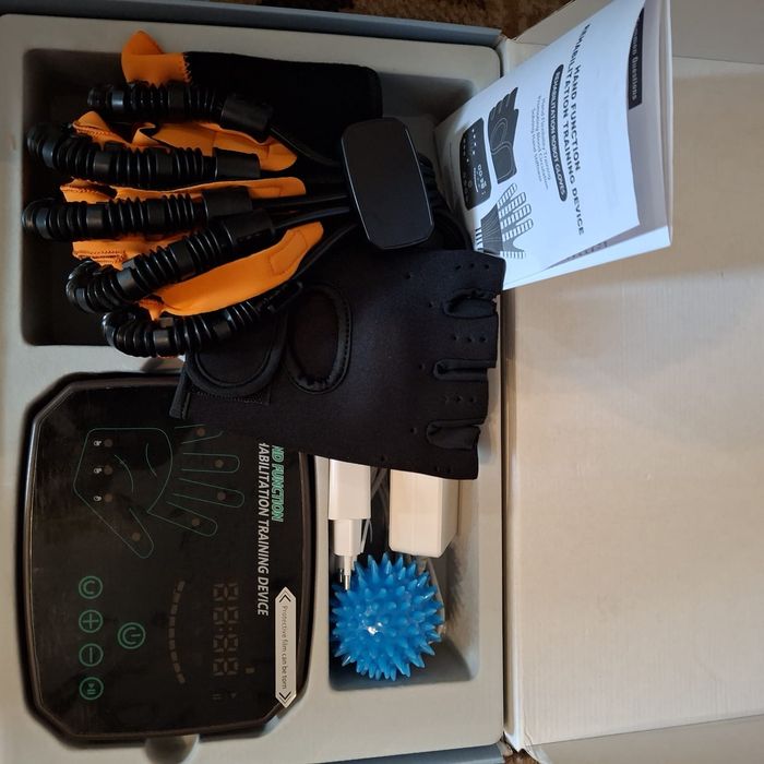 Реабилитационая перчатка робот