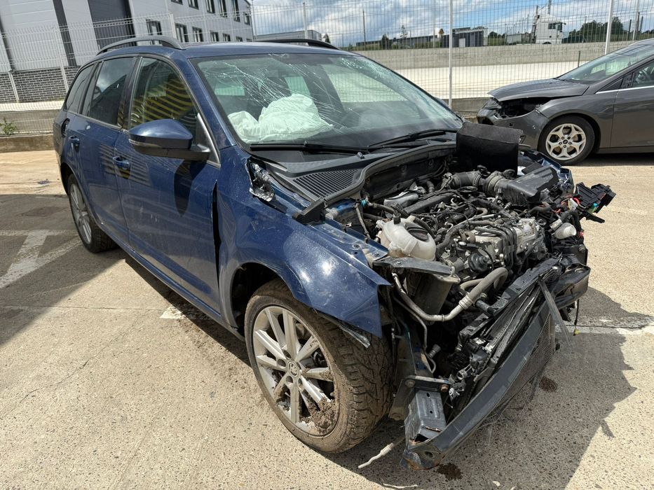 Dezmembrez Skoda octavia 3 facelift albastru lf5a break 2017 2.0 tdi CRMB DSG QMM stanga
