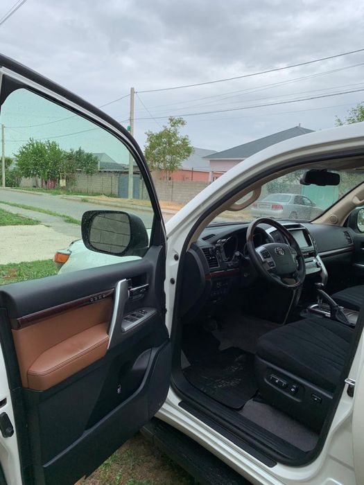 Продам Лэнд крузер 200