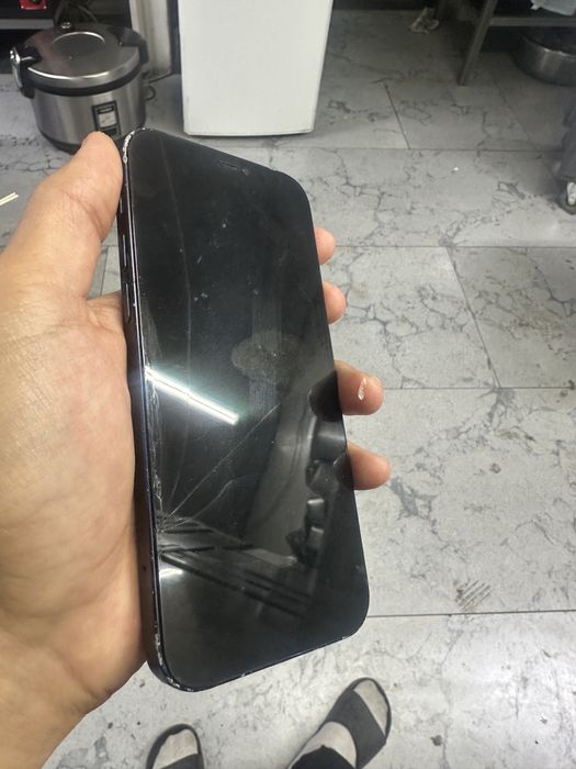 Iphone 12 емкость 74%