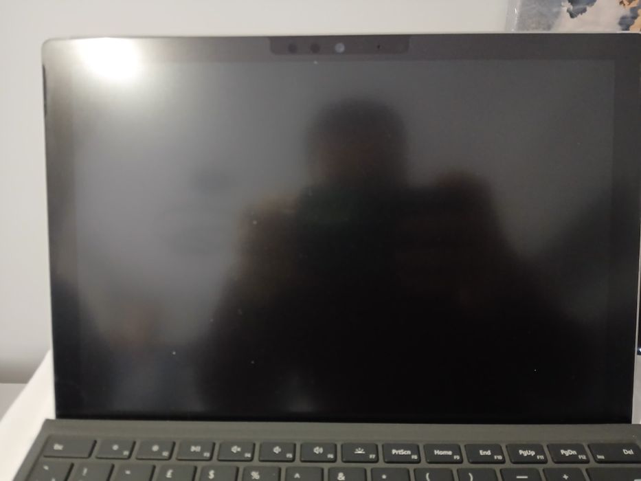 Microsoft Surface Pro 2017 model 1796 în stare impecabilă