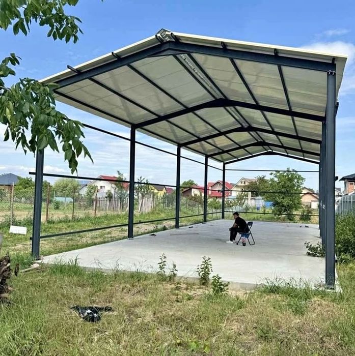 Vând hală metalică 10 x 10