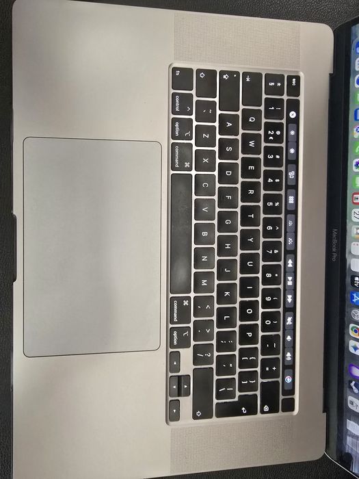 MacBook Pro 16 inch (2019) A2141 | i7 2.6GHz | 16GB RAM | 512GB SSD | Radeon 5300M 4GB (are si Windows)