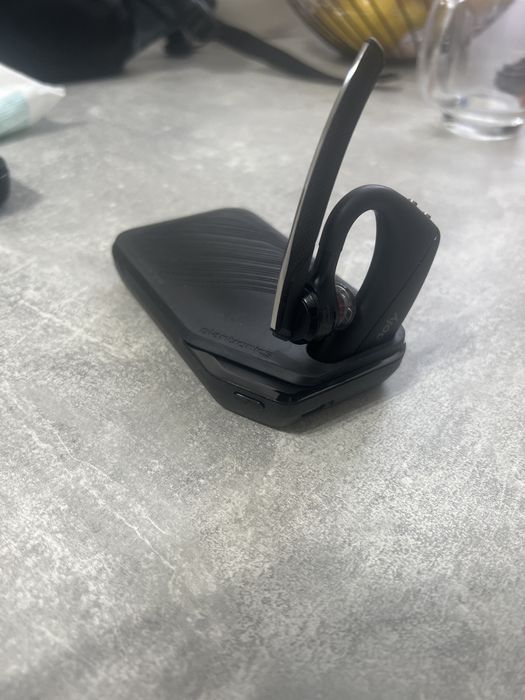 2 Casti  Bluetooth Plantronics Voyager 5200 Pro