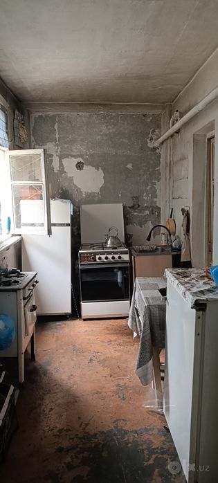 Регистан 2-ком кв срочно продаётся квартира.