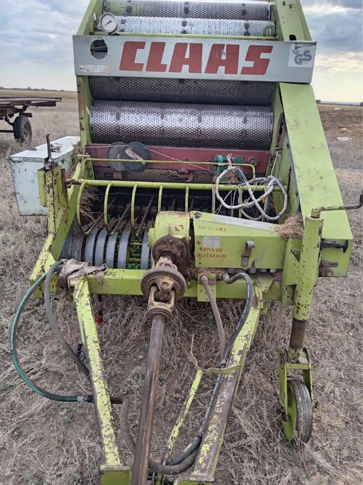 Продам рулонный пресс подборщик Claas Rollant 44