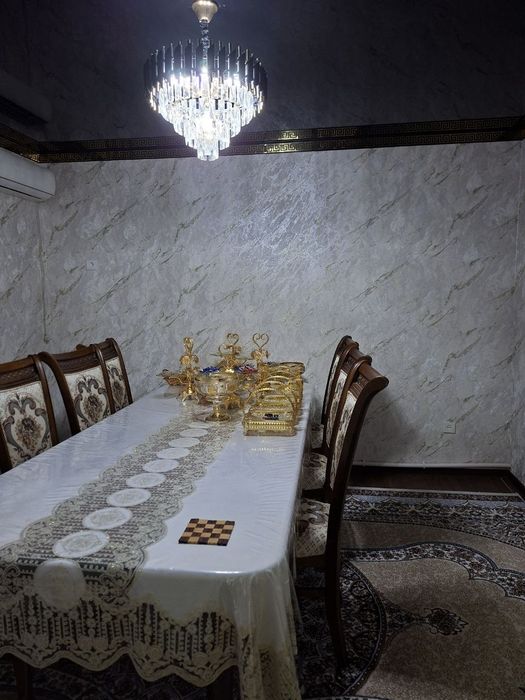 Batoshdan 2sutiqli 3xonali remontlari yaxshi xolatdagi uy sotiladi