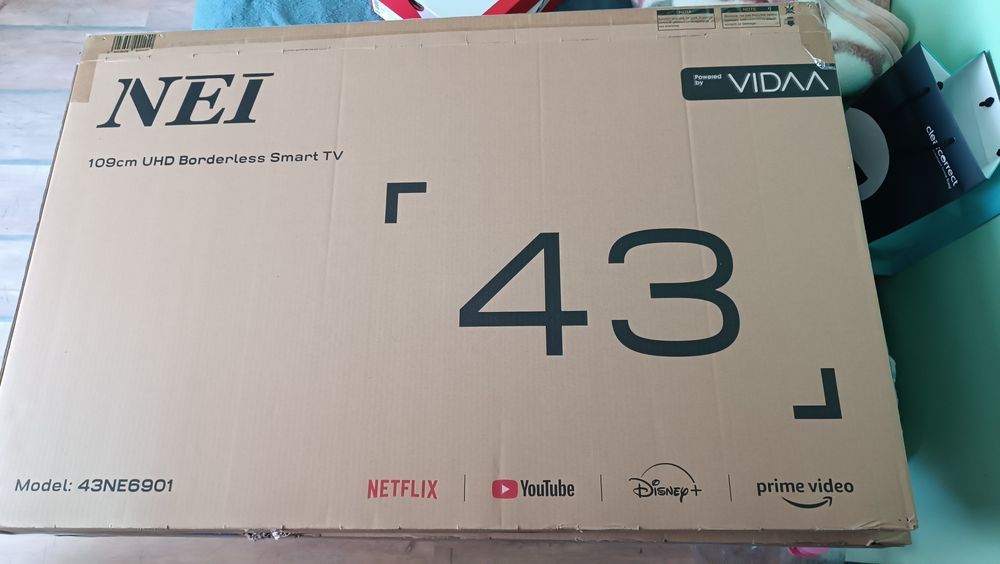 Телевизор NEI 43NE6901 4K Ultra HD Android TV – пукнат екран (за части