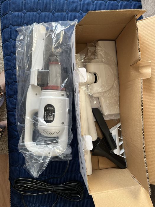 Пылесос вертикальный