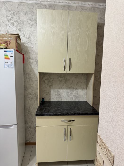 Шкаф для кухни хорошом состоянии торг уместен