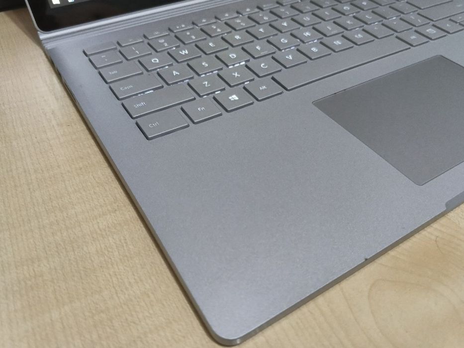 Ноутбук Microsoft Surface Book Core i7-6600U