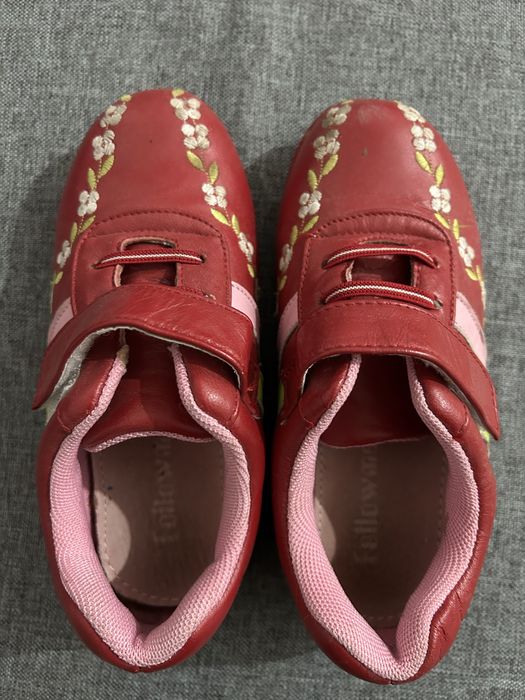 ПРОДАМ кроссовки