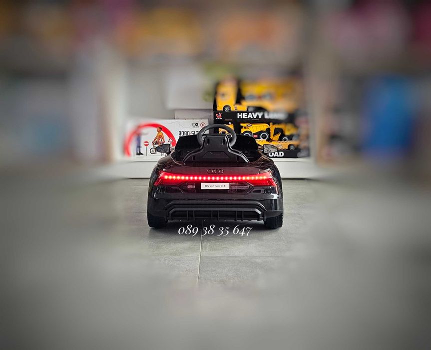 ТОП ЦЕНА!НОВО!Акумулаторна кола AUDI RS E-tron с меки гуми,12V батерия