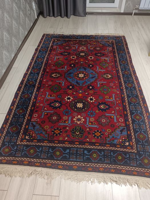 Продам ковёр в хорошем состоянии