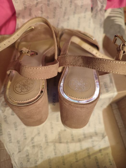 Sandale Guess noi, măsura 40