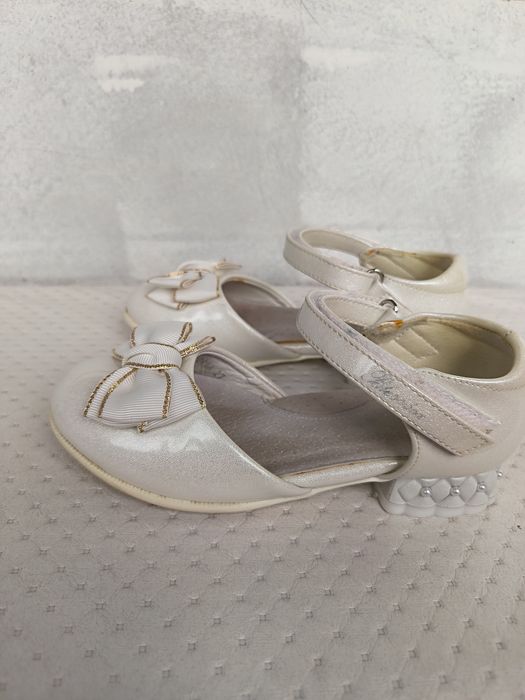 Туфли на девочку размер 27