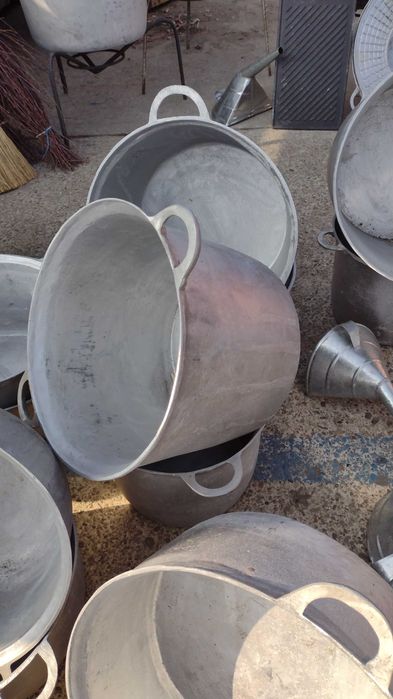 Vand scule si unelte de calitate
Magazinul Mesteru'
Bacău