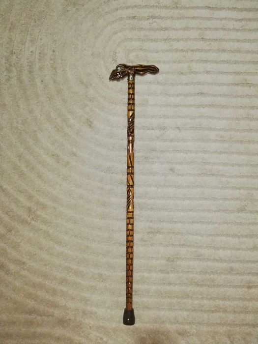 Хасса .Трость из дерева