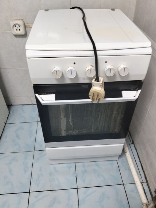 Продается плита ,мясорубка,мультиварка