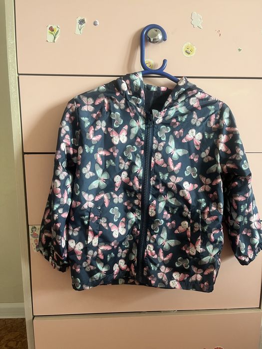 Ветровка қыз балаға 2000 тенге