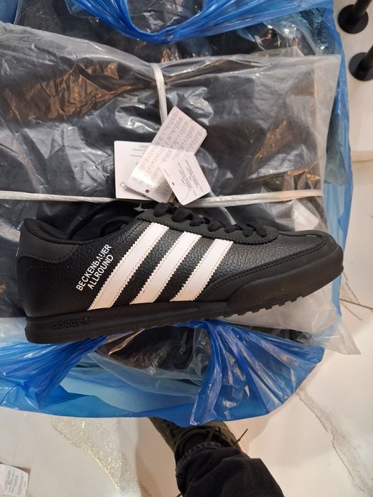 Кроссовки адидас