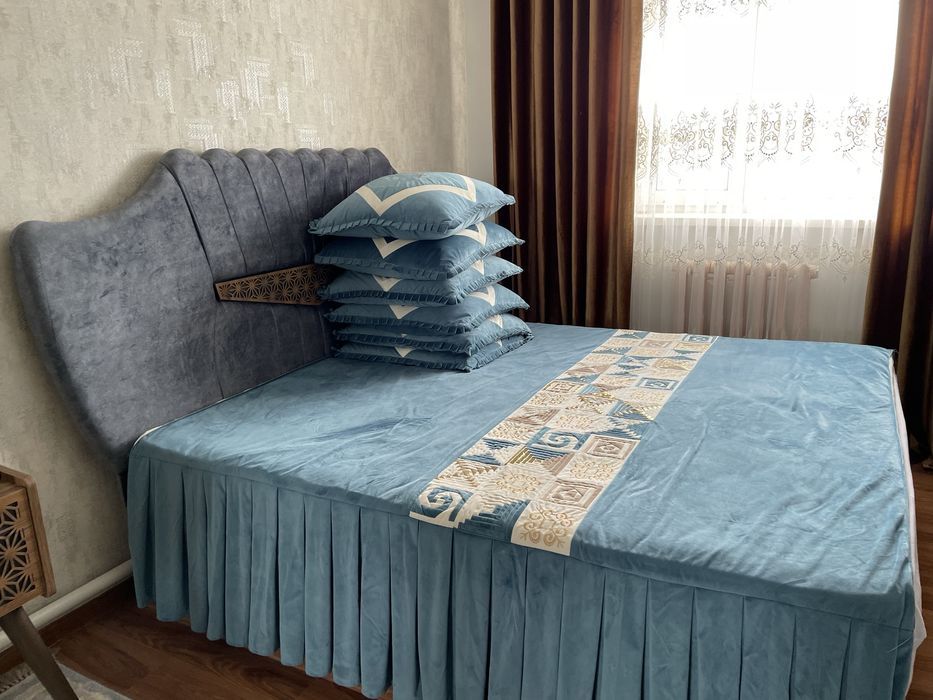 Продам кровать с матрасом