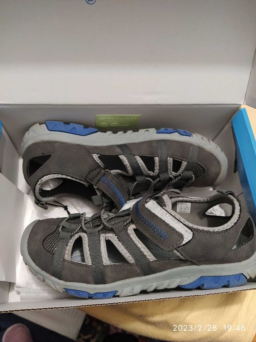 Детски спортни маратонки