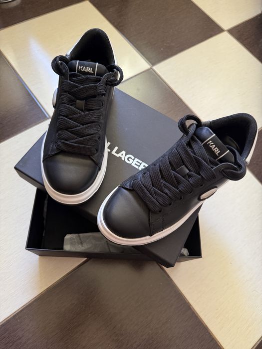 Adidasi Karl Lagerfield, 42