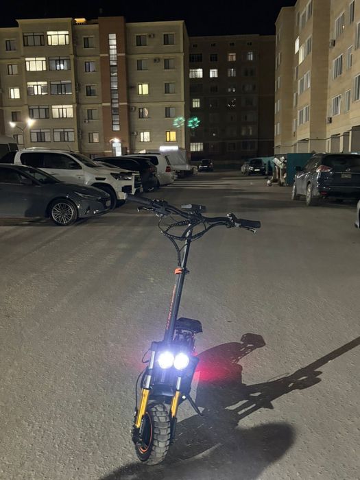 Электросамокат.