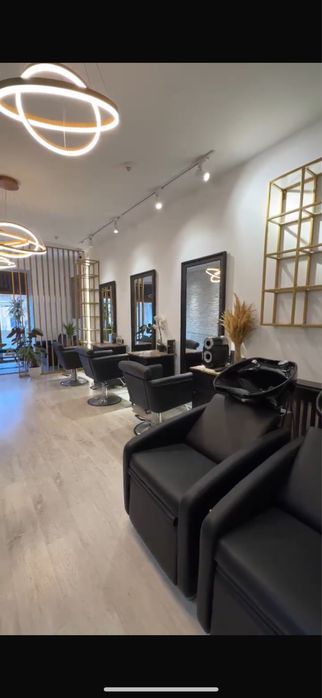 Afacere la cheie Vand spatiu comercial amenajat salon de infrumusetare