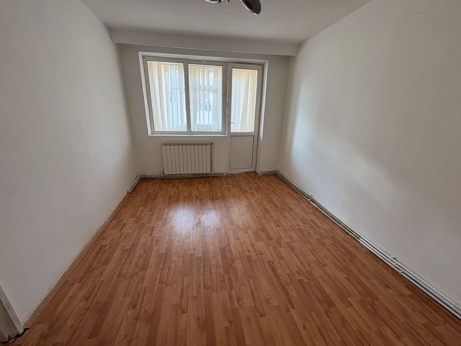 Apartament de vanzare în Țăndărei , 2 camere, etajul 2