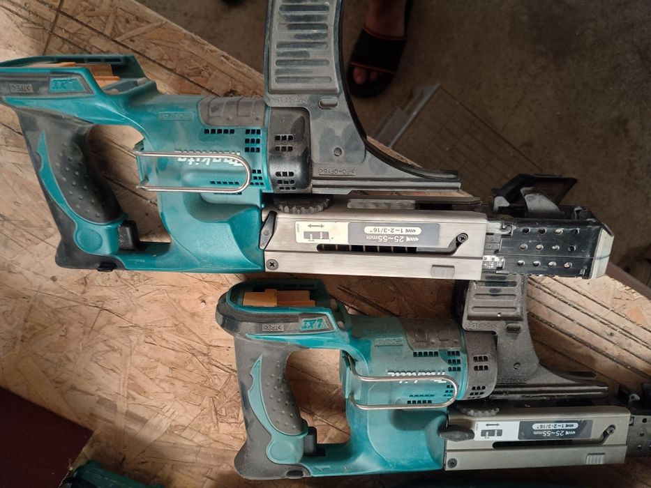 Vând scule Makita sau schimb