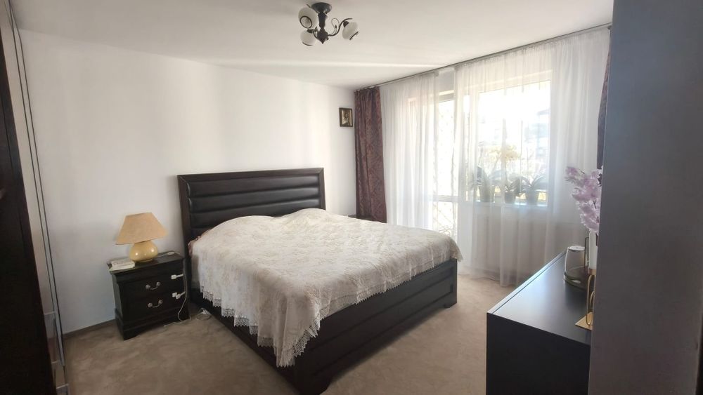 Persoana fizica - Apartament 3 camere 82 mp Bucium