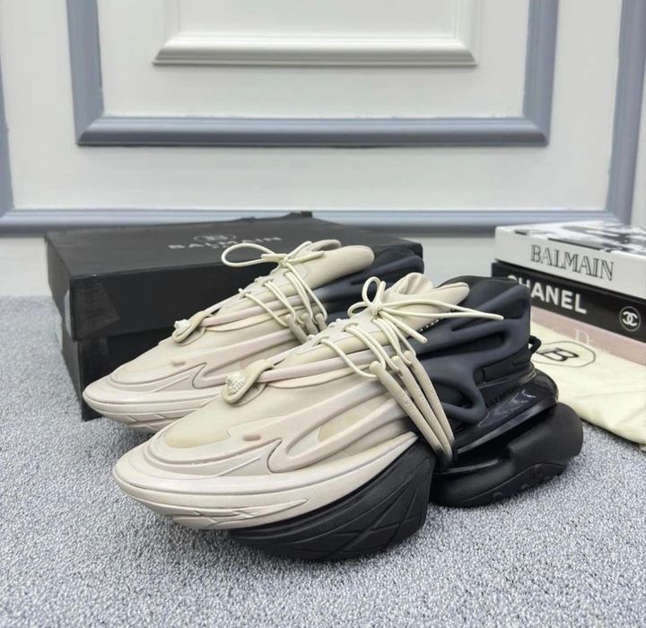 Balmain Unicorn Low-Top Sneaker "Beige/Black"