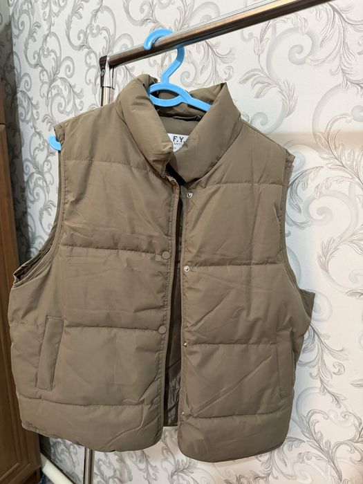 Женская безрукавка абсолютно новая