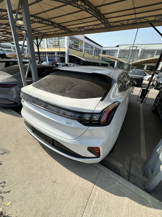 Zeekr 001 yu sport
