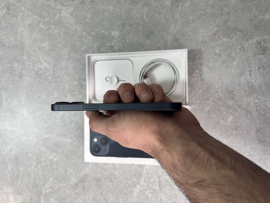 iPhone 13 128GB Midnight