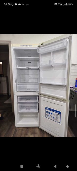 Холодильник Samsung