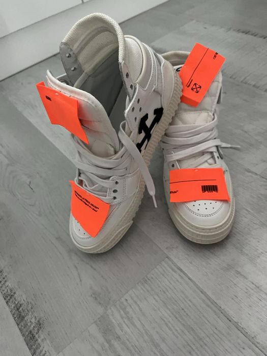 Adidasi off white