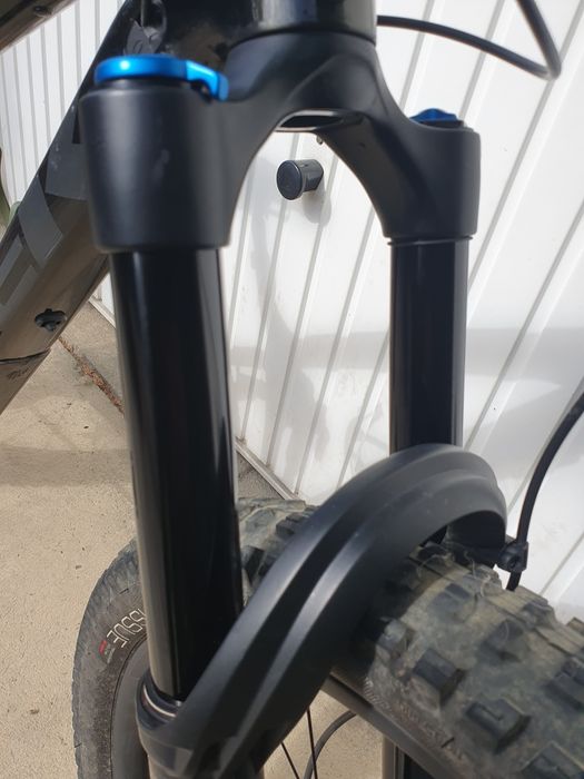 Trek remedy 9.8 full carbon