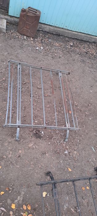 Продам два багажника на крышу