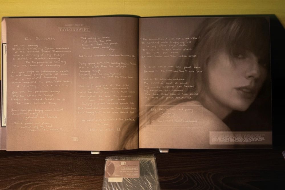 Taylor Swift Vinyl -The tortured Poets