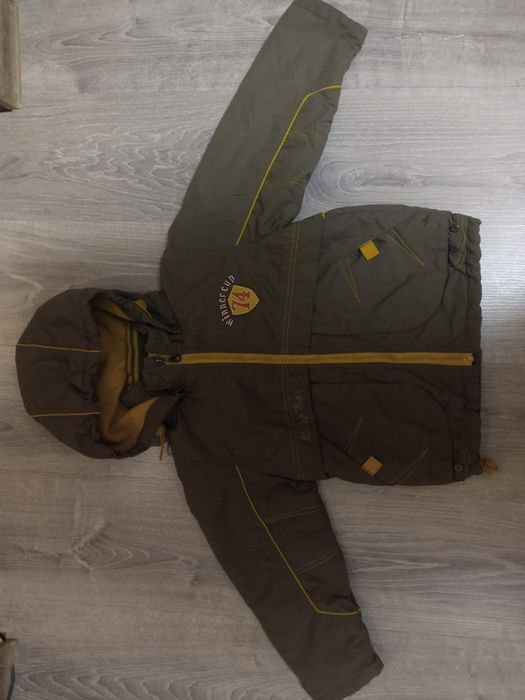 Продам костюм на мальчика.