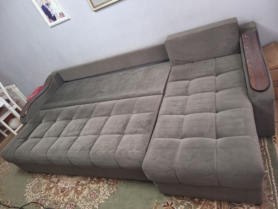 Продам диван "тик-так"