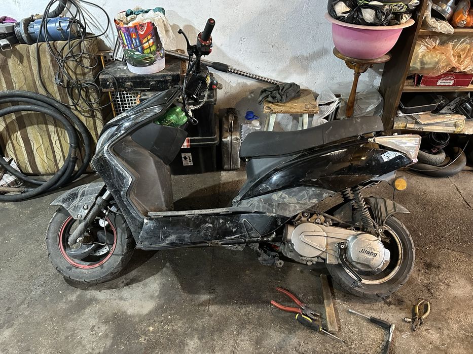 Продам скутер м8