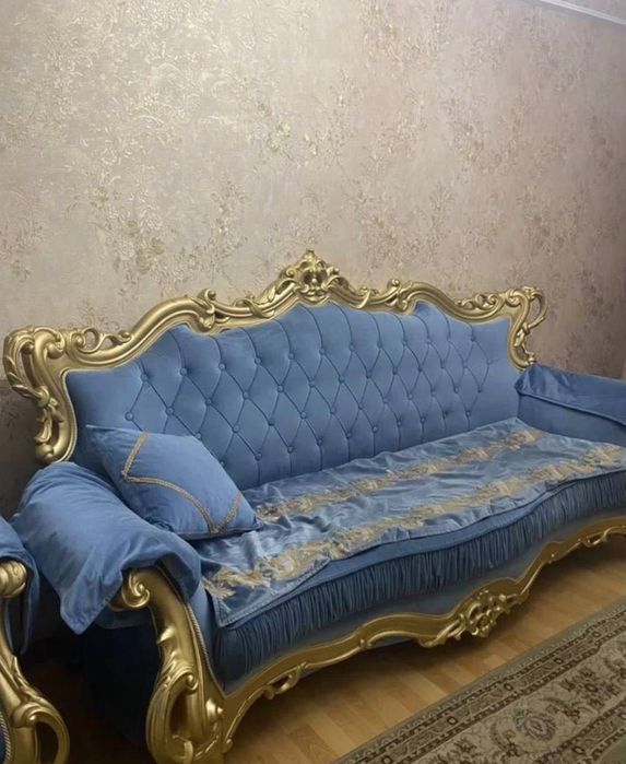 Продам диван с креслами
