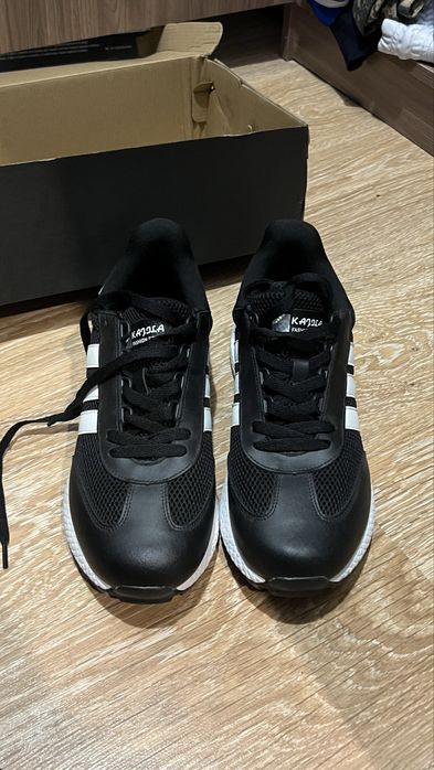 Кроссовки Adidas