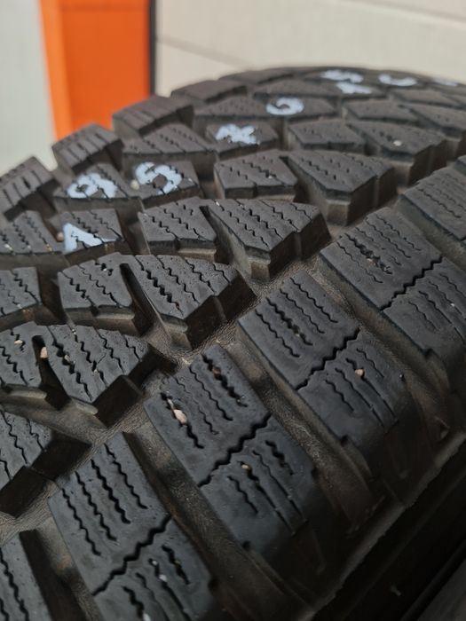 Зимни гуми за Бус 4 броя BRIDGESTONE Blizzak W810 195 70 R15C дот 2319