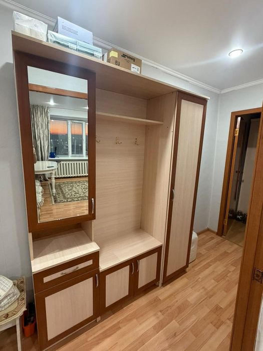 Прихожая (шкаф + зеркало)