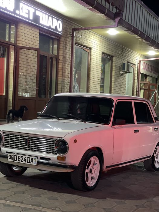 Vaz 21011 yili 1979 mator 1.6priora